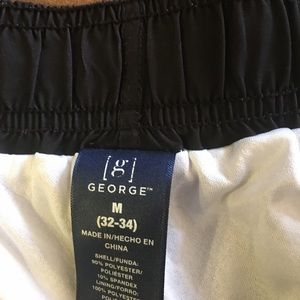 Men’s swim shorts size M